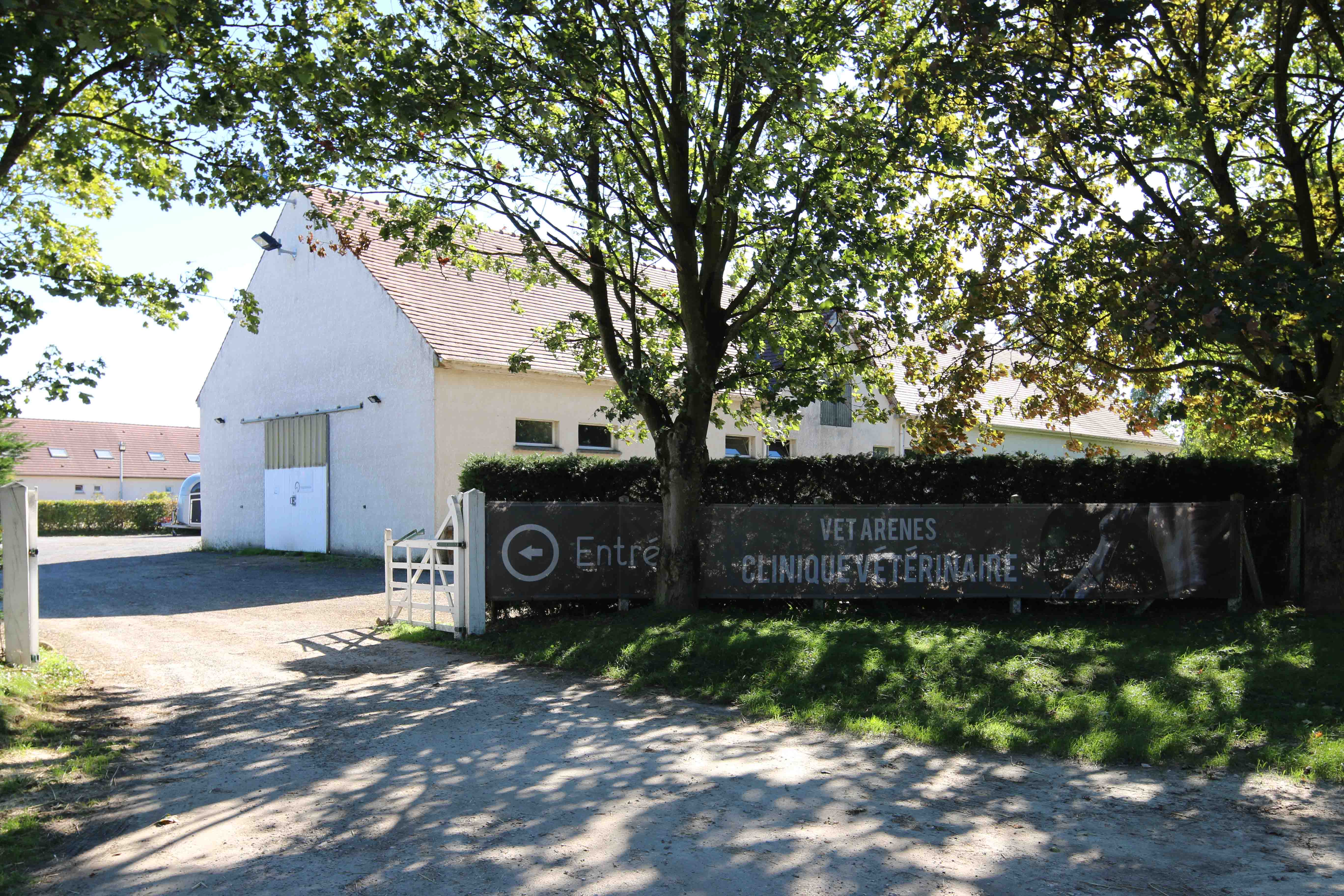CLINIQUE VETERINAIRE DES ARENES POLE EQUIN